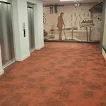 Jtb In The Centr Of *