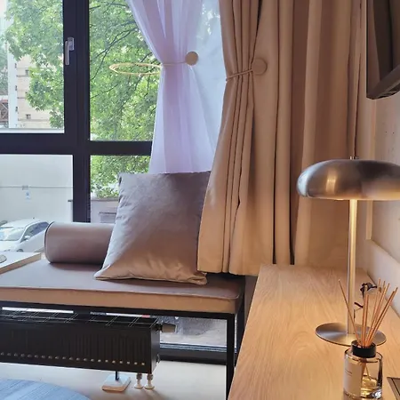 Jtb In The Centr Of *