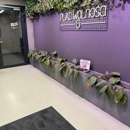 Jtb In The Centr Of *