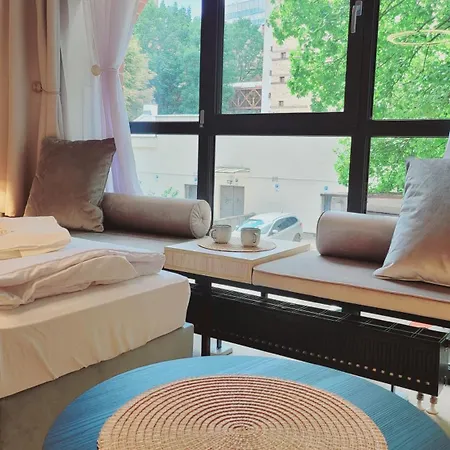 Jtb In The Centr Of 波兹南